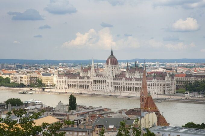 Budapest: Buda Castle District Walking Tour - Discovering Hungarian History