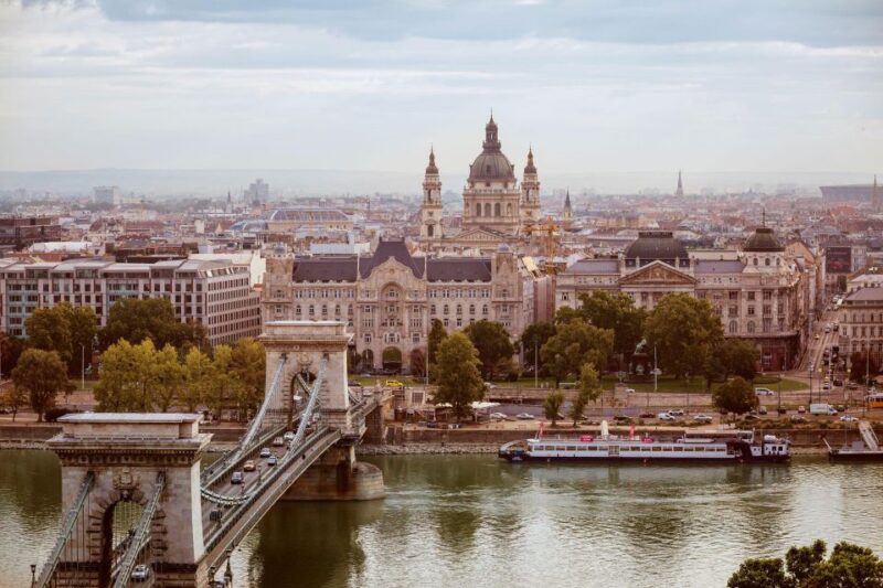 Budapest: Buda Castle Walk With Saint Stephens Hall - Key Points