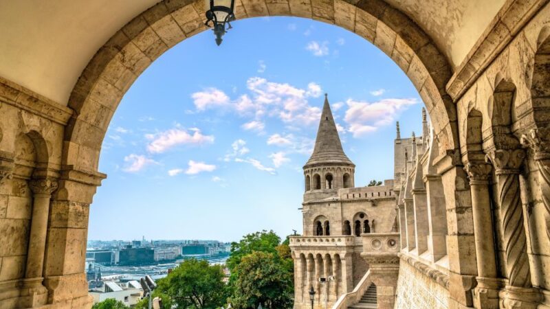 Budapest: Capture the Most Photogenic Spots With a Local - Experience Highlights