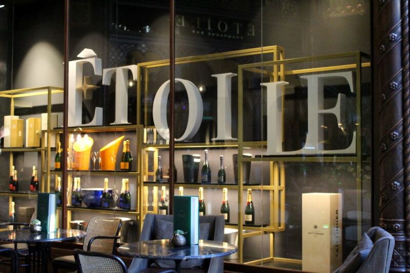 Budapest: Champagne Tasting at Étoile Champagne Bar & Snacks - Sophisticated Ambiance