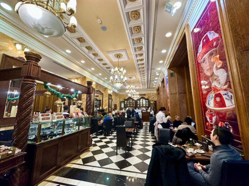 Budapest: Christmas Market Guided Walking Tour With Tastings - Meeting Point and Reviews
