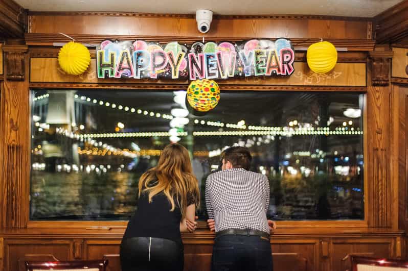 Budapest: Christmas & New Year Special Danube Dinner Cruises - Festive Atmosphere and Entertainment
