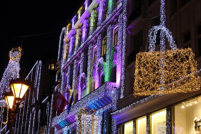 Budapest Christmas Walking Tour With Basilica Entry - Unique Tour Highlights