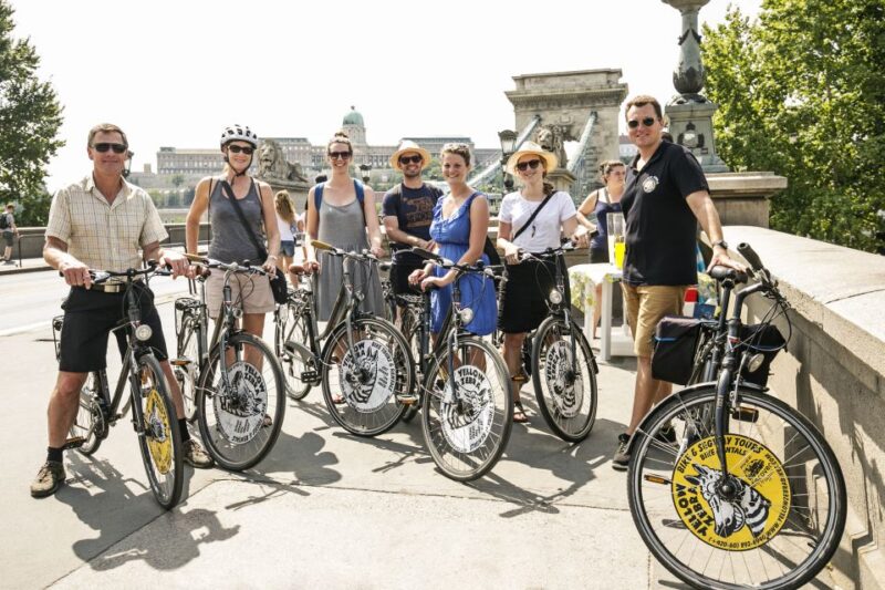 Budapest: City Bike Tour With Coffee Stop - Key Points