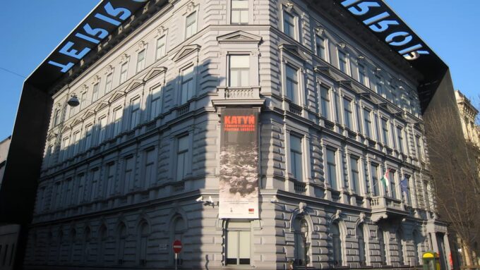 Budapest: City Highlights Walking Tour - Explore Budapests Landmarks