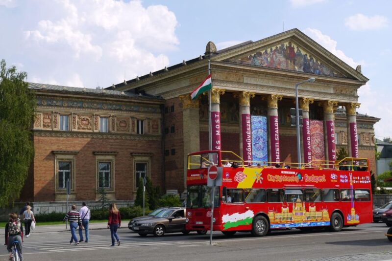 Budapest: City Sightseeing Hop-On Hop-Off Bus Tour & Extras - Accessibility and Participant Information