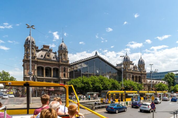 Budapest: City Sightseeing Hop-On Hop-Off Bus Tour & Extras - Discount Booklet for Attractions