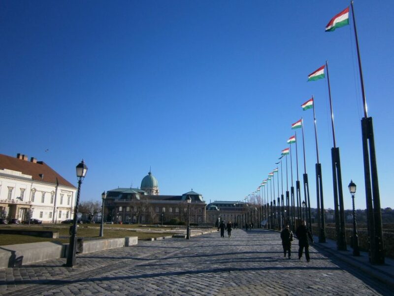 Budapest: City Tour Like a Local - Key Points