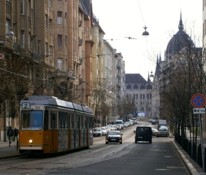 Budapest: City Tour Like a Local - Explore Historical Attractions