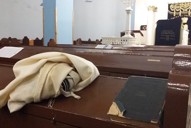 Budapest City Walk in Jewish Quarter - Personalized Attention and Insights