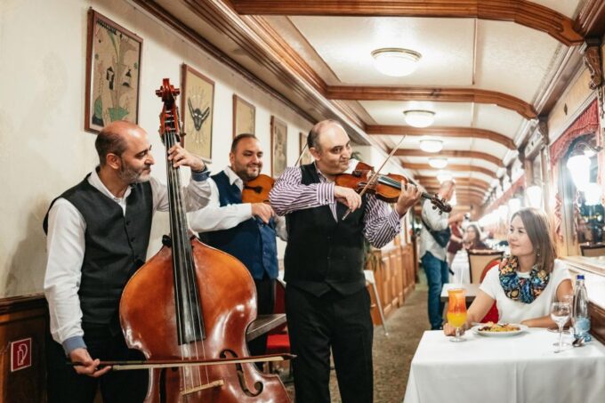 Budapest: Danube Cruise With Hungarian Dinner and Live Music - Cancellation Policy and Reservation