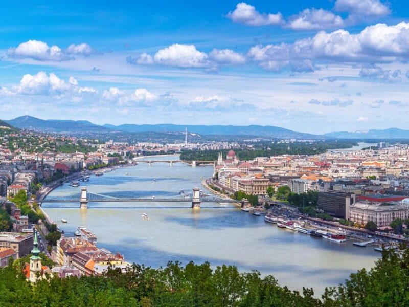 Budapest: Danube River Sightseeing Cruise With Audio Guide - Key Points