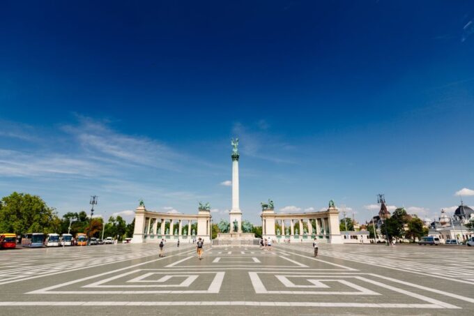 Budapest Day Trip From Vienna - Comfortable Bus Ride From Vienna