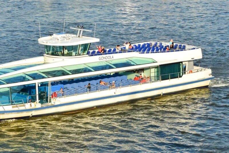 Budapest: Daytime Sightseeing Boat Cruise - Experience Highlights