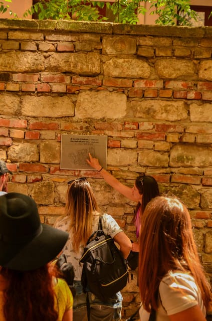 Budapest: Downtown Legends and Street Art Adventure - Taking in Vibrant Street Art