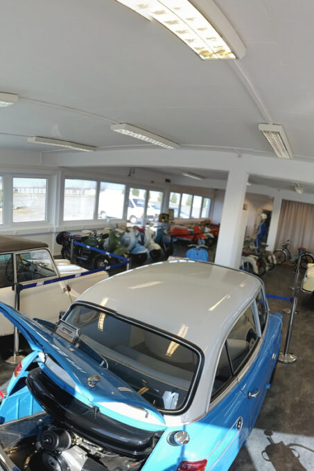 Budapest: Euroring Old Timer Museum Ticket & Hotel Transfers - Racetrack and Museum