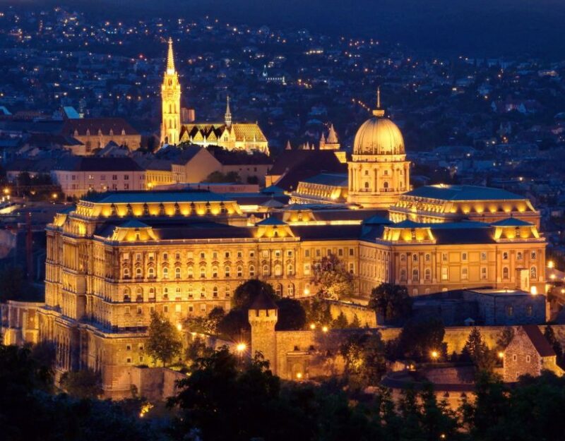 Budapest: Evening Castle Hill Tour With Fishermens Bastion - Key Points