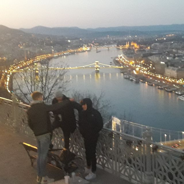 Budapest: Evening Castle Hill Tour With Fishermens Bastion - Tour Highlights