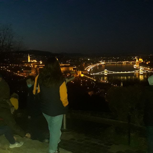 Budapest: Evening Castle Hill Tour With Fishermens Bastion - Experience Highlights