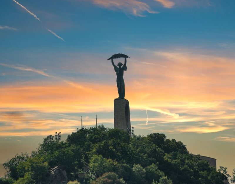 Budapest: Express Walk With a Local in 90 Minutes - Tour Flexibility