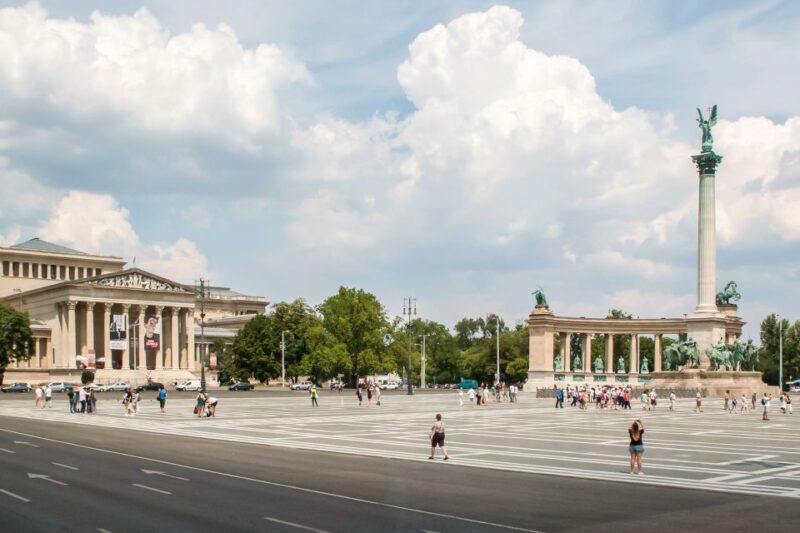 Budapest: Floating Bus Tour by Land and Water - Tour Details