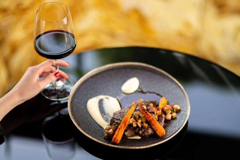 Budapest: Glamour of the Old Town With Dinner and Live Music - Key Points