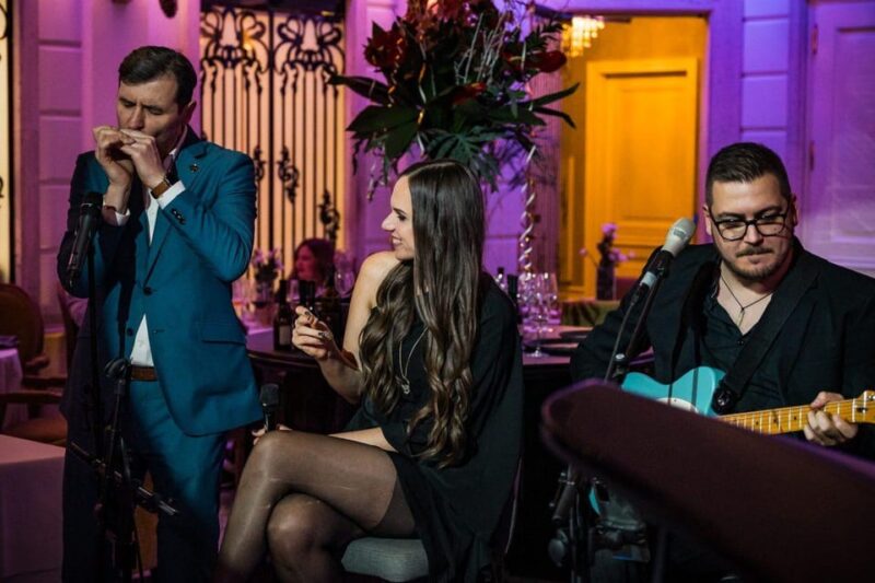 Budapest: Glamour of the Old Town With Dinner and Live Music - Culinary Delights at Café Liszt