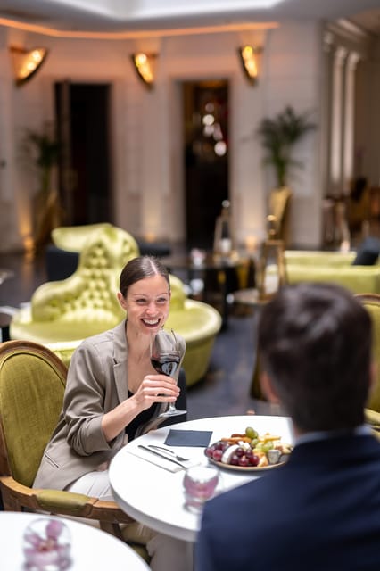 Budapest: Glamour of the Old Town With Dinner and Live Music - Exploring the Flexible Dining Experience