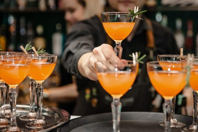 Budapest: Glamour of the Old Town With Dinner and Live Music - Accessibility and Wheelchair-Friendly Venue