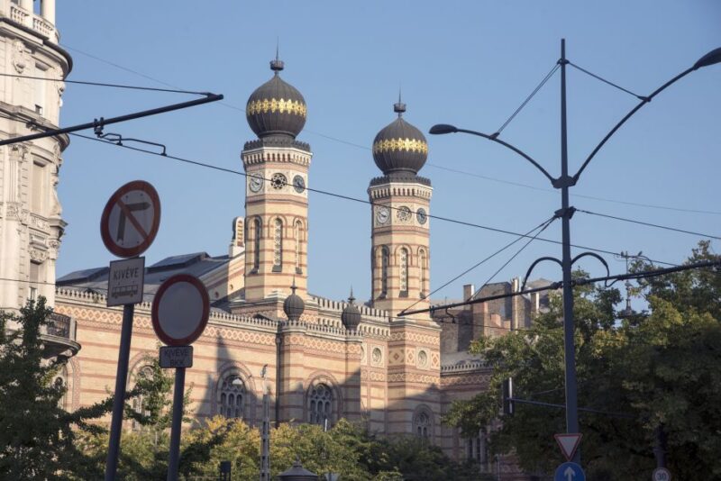 Budapest: Grand City Tour With Parliament Visit - Inclusions and Requirements