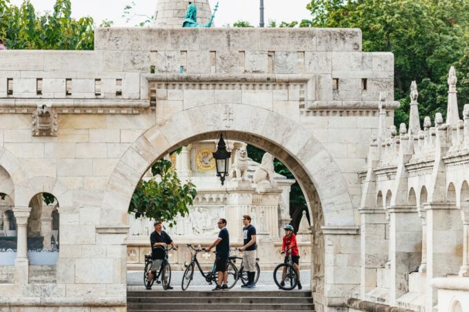Budapest: Grand Sightseeing Bike Tour - Biking Route