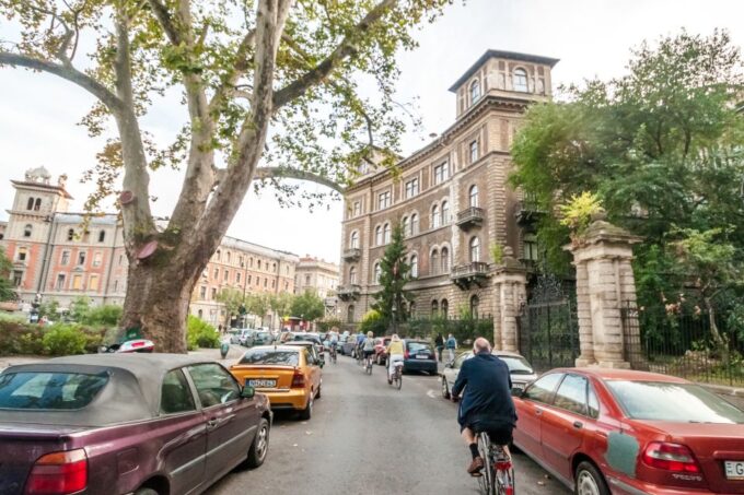 Budapest: Guided City Discovery Bike Tour - Starting and Drop-off Locations