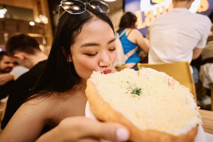 Budapest: Guided Foodie Walking Tour With Food and Drinks - Exploring Budapests District 7