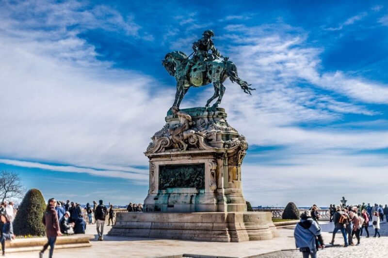 Budapest: Guided Tour to the Hospital in the Rock & Castle - Key Points