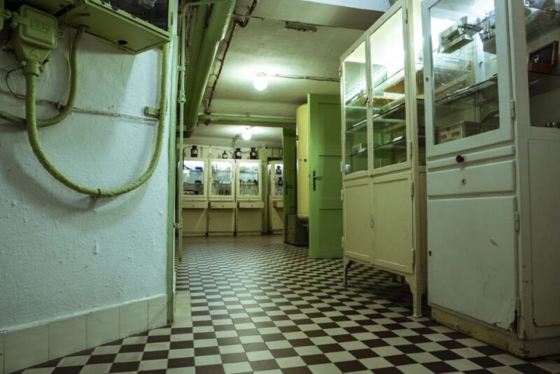 Budapest: Guided Tour to the Hospital in the Rock & Castle - Accessibility and Meeting Point