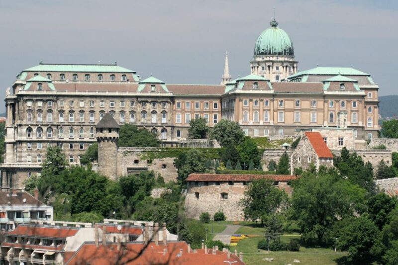 Budapest: Guided Tour to the Hospital in the Rock & Castle - Customer Feedback