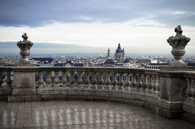 Budapest: Guided Tour to the Hospital in the Rock & Castle - Guided Tour of Underground Bunker