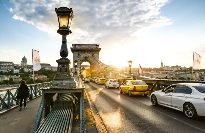 Budapest: Half-Day Highlights Small Group Private Tour - Private Half-Day Experience
