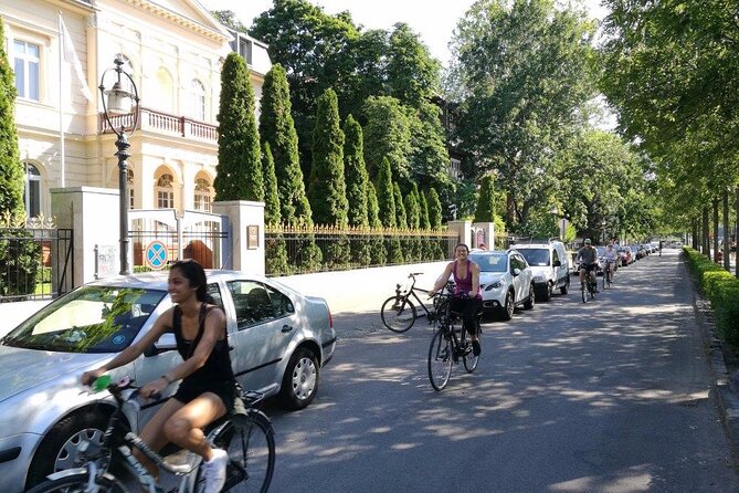 Budapest Highlights Bike Tour With Photo Breaks - Inclusions and Exclusions