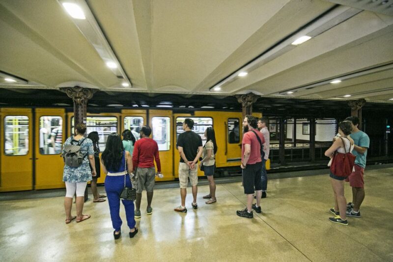 Budapest: Highlights Walking Tour With Strudel House Stop - Inclusions and Exclusions