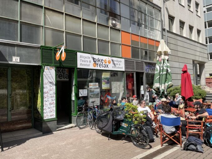 Budapest: Historic Downtown Bicycle Ride With Scenic Views - Refreshments