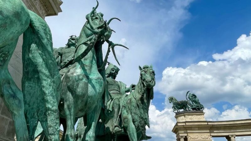 Budapest: Historical Heroes & Hot Spa Self-Guided Audio Tour - Experience Highlights
