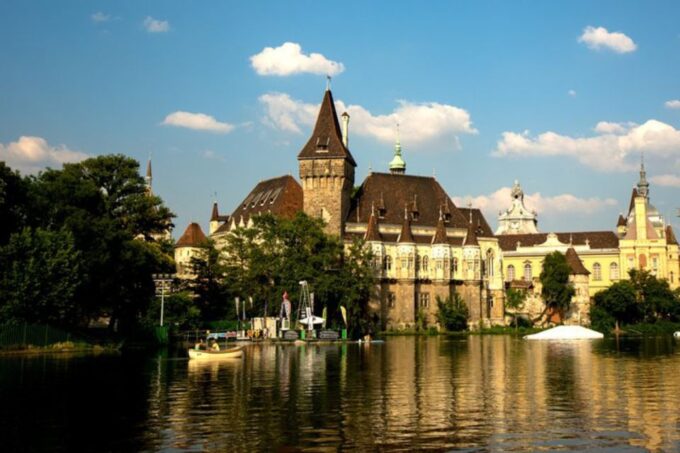 Budapest: Historical Heroes & Hot Spa Self-Guided Audio Tour - Origins of the Magyar Language