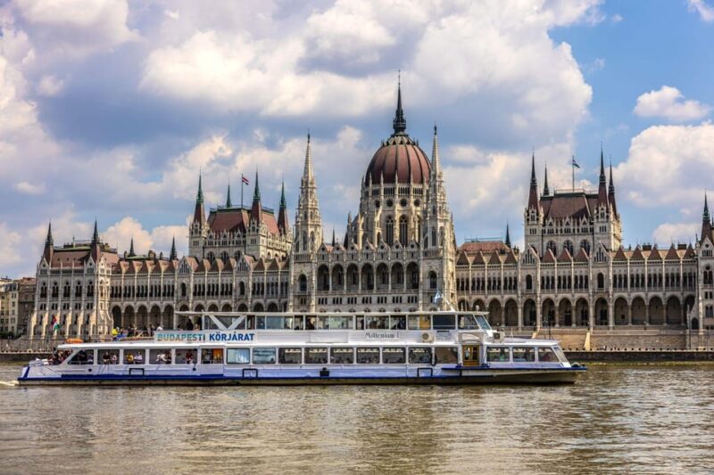 Budapest: Hop-On Hop-Off Day Time Cruise - Participant Information