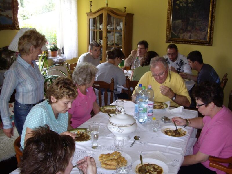 Budapest: Hungarian Meal in a Local Home (Dinner / Lunch) - Culinary Experience