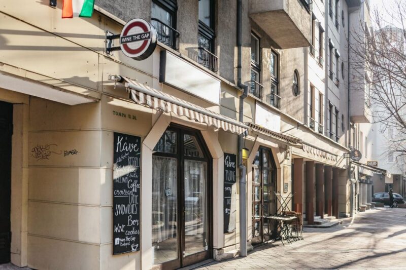 Budapest: Hungarian Wine Tasting With 7 Wines and Tapas - Key Points