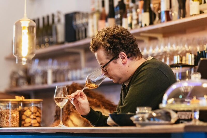 Budapest: Hungarian Wine Tasting With 7 Wines and Tapas - Positive Customer Feedback