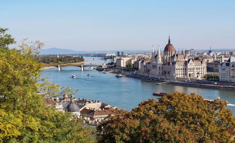 Budapest: In-App Audio Tour of Buda Castle Hill (ENG) - Experience Highlights