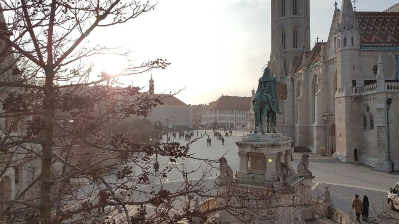 Budapest: In-App Audio Tour of Buda Castle Hill (ENG) - Tour Route and Key Locations
