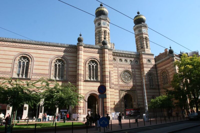 Budapest: Jewish Heritage Guided Tour With Synagogue Ticket - Itinerary Highlights